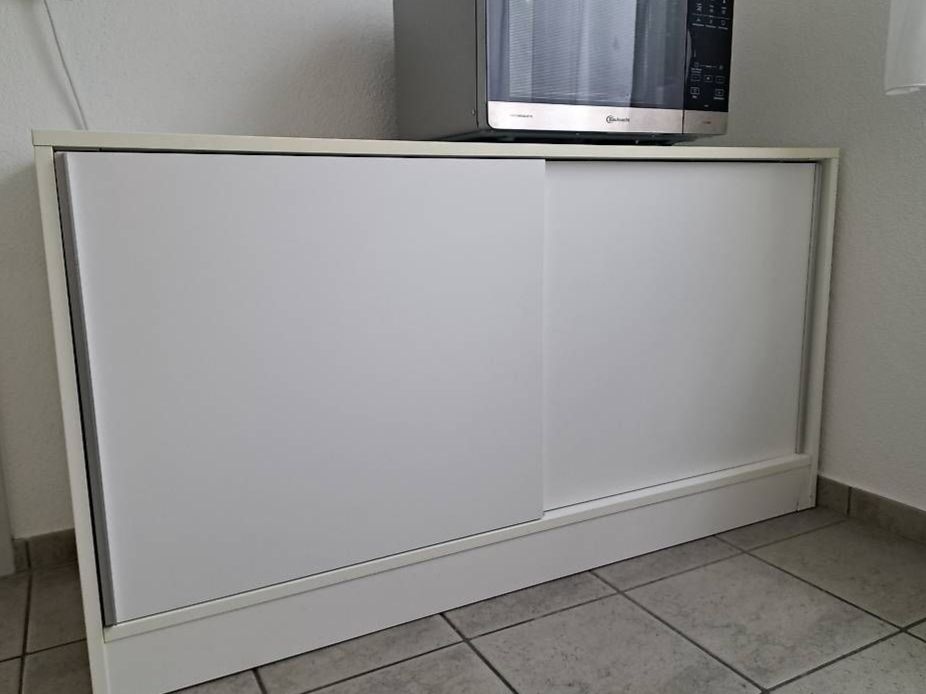 Armadi: Möbel weiss mit Schiebtüren – Usato da Weinfelden venduto da Mausi2