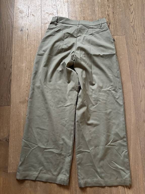 Hosen: grüne Stoffhose – Gebraucht aus Chur von gio_6rlp 1