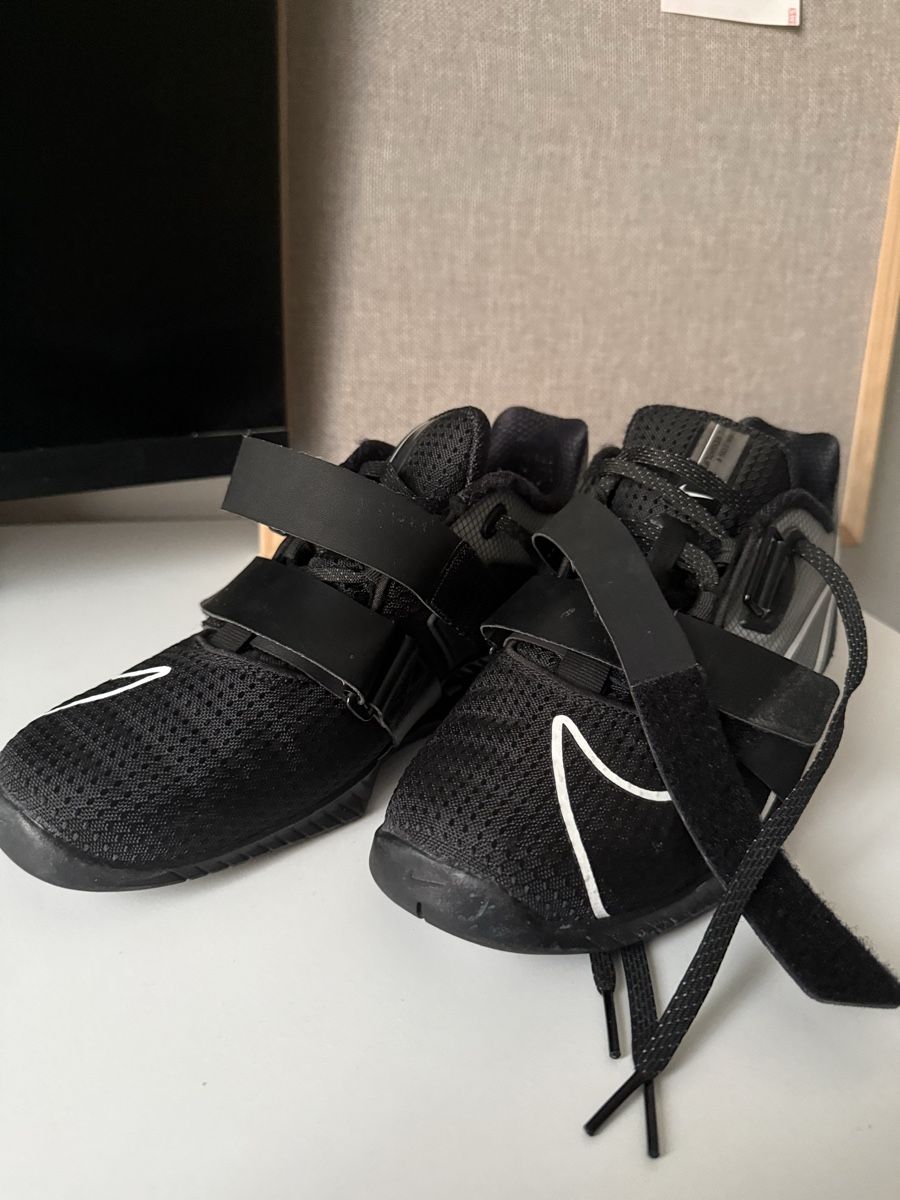 Nike Chaussures hommes: Nike Performance / Romaleos 4 – D'occasion à Bäch SZ par Flojack91 1