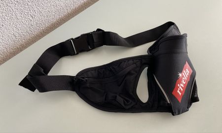 Rivella Gürteltasche Hüfttasche schwarz Sporttasche Festival