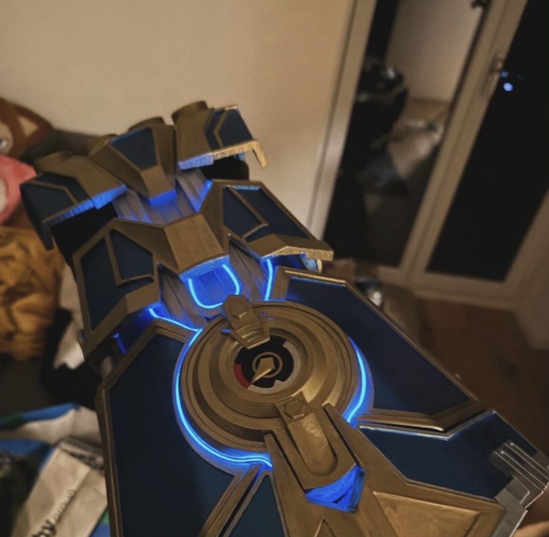 Costumi: Cosplay Prop - Arcane Vi Gauntlet – Usato da Gossau SG venduto da Warriorgem 4