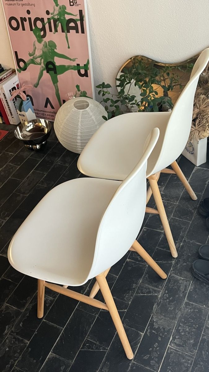 Chaises: 2 chaises scandinaves – D'occasion à Daillens par BrandonW 1