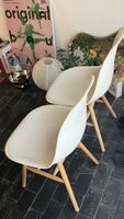 2 chaises scandinaves
