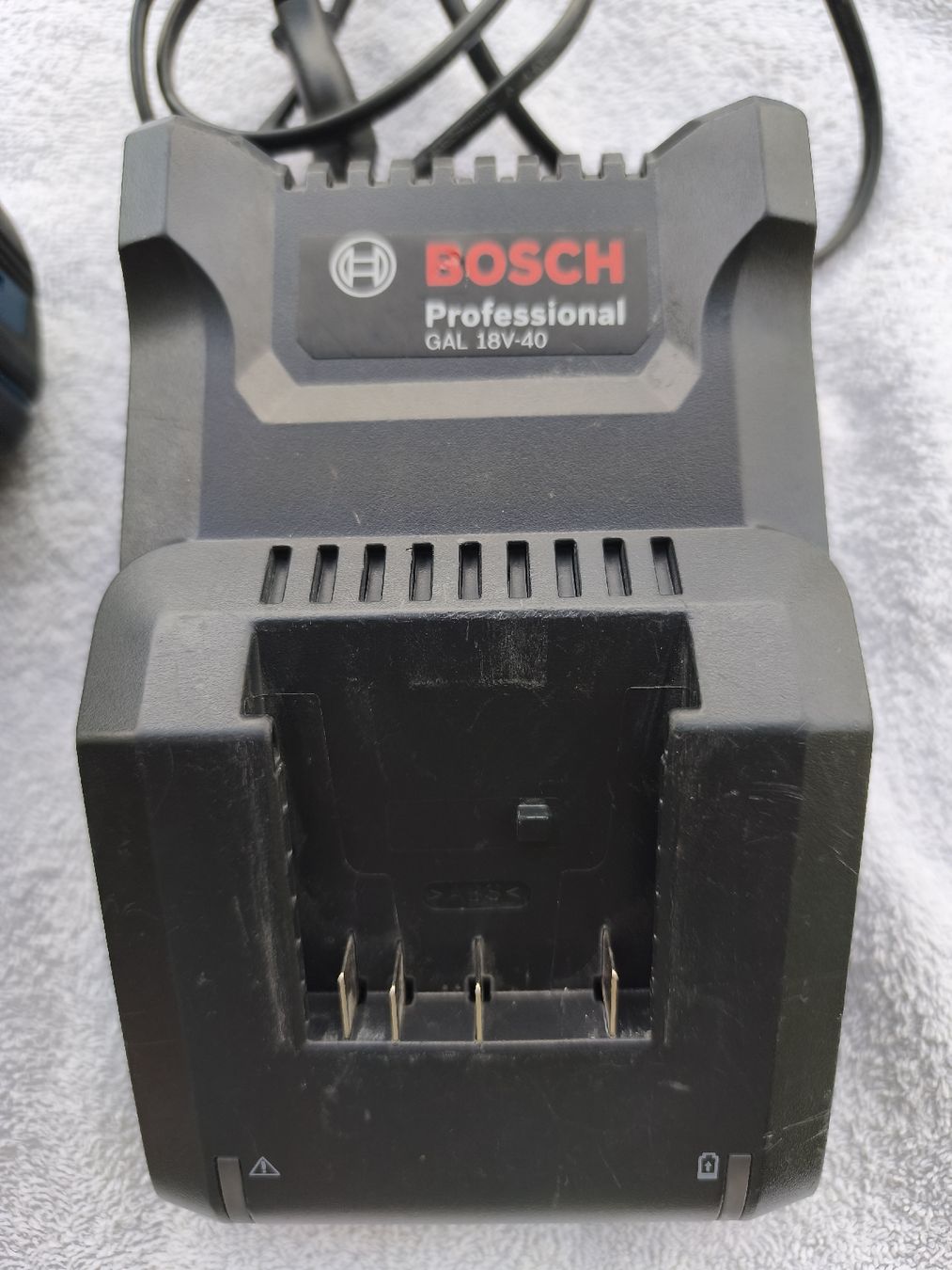 Bosch Tutti gli attrezzi: Akku Schlagbohrschrauber BOSCH Set – Usato da Recherswil venduto da Sruscha58 1