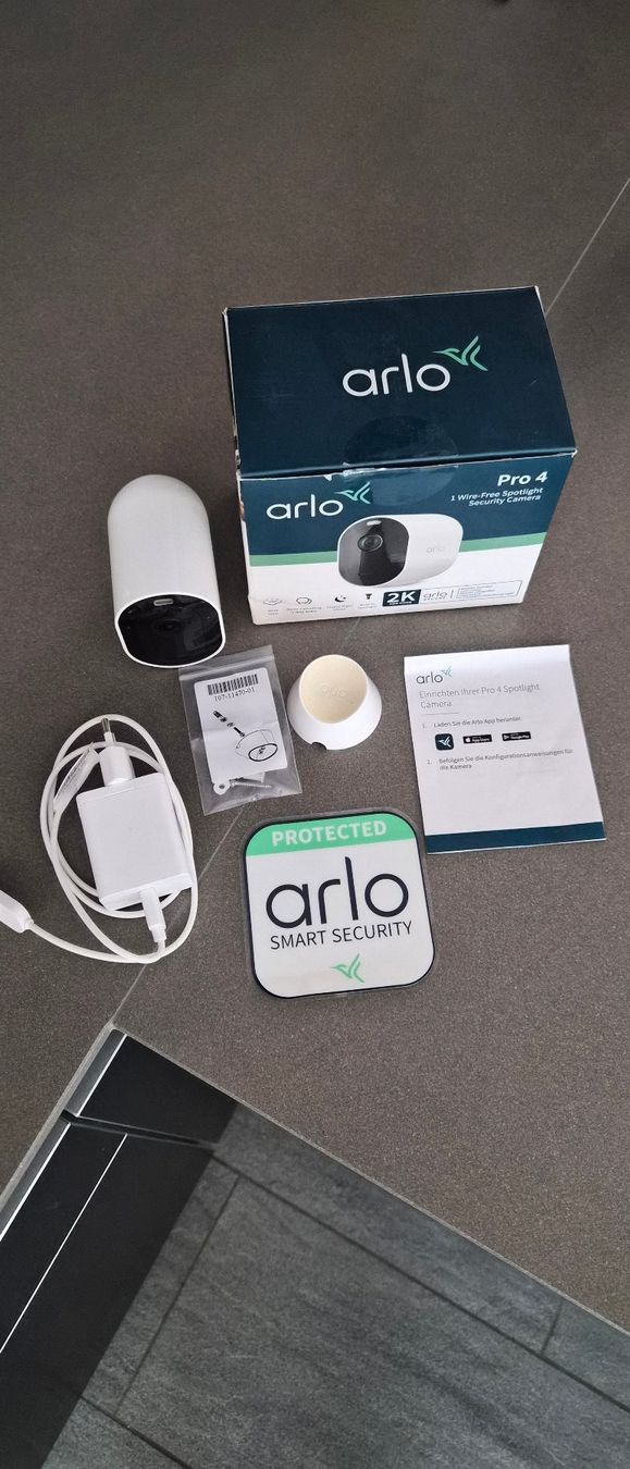 Arlo Caméscopes: Arlo Pro 4 2K Security Camera – Neuf (Voir description) à Dietikon par Agiraffe