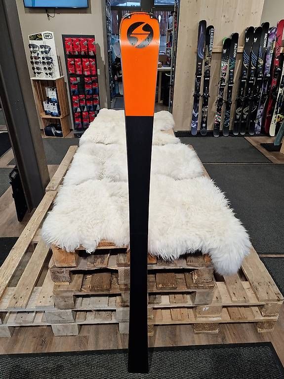 Skis: BLIZZARD THUNDERBIRD R15 WB SKI inkl. BINDUNG TPX 12.0 – Gebraucht aus Grindelwald von Backdoor_Shop 1