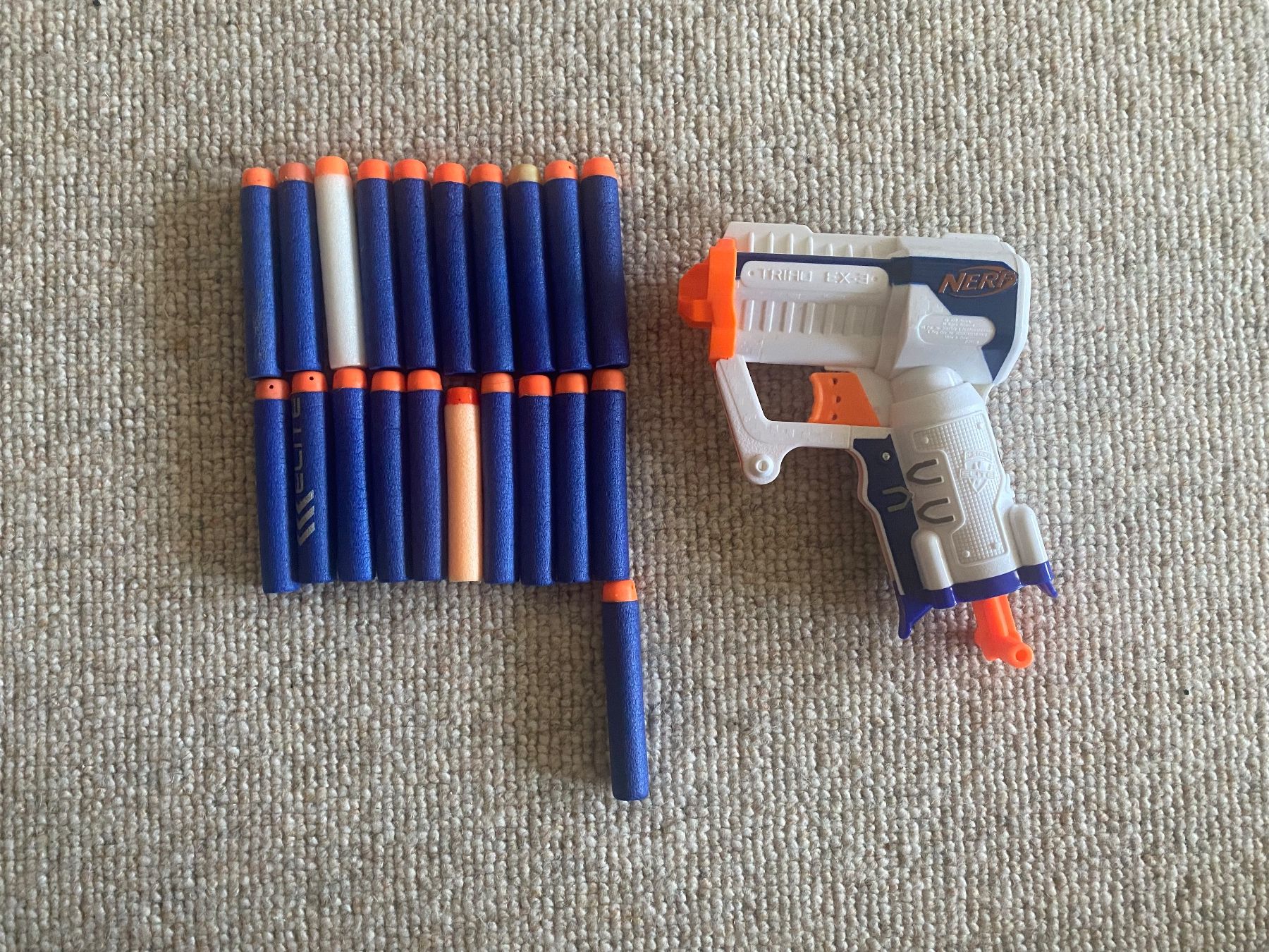 Nerf Giocattoli: Nerf Elite Triad EX-3 mit 21 Darts – Usato da Dozwil venduto da Bach_4
