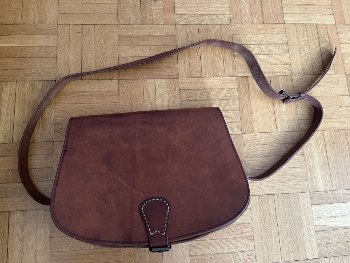 Taschen für Damen: Leather bag – Gebraucht aus Villette (Lavaux) von eva_l6gw