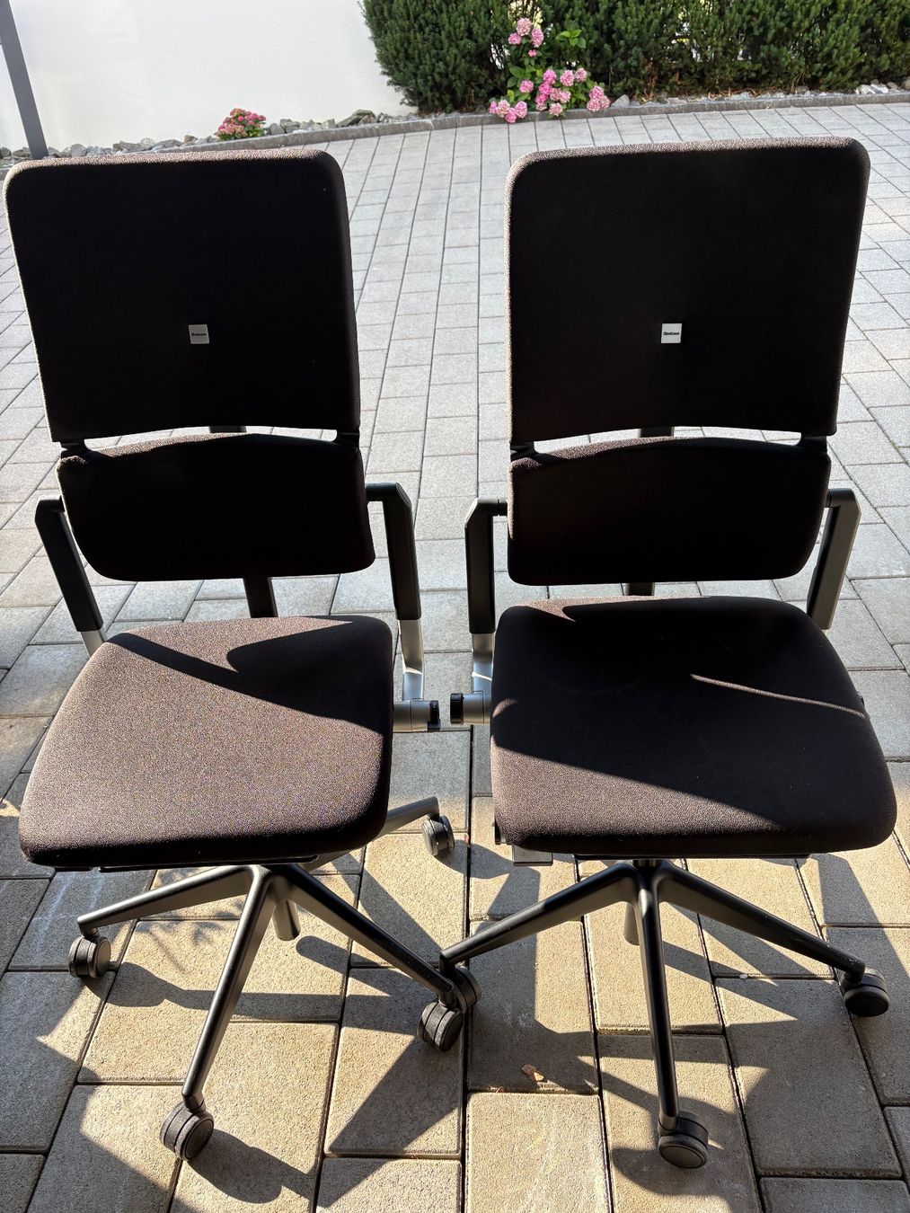 Steelcase Stühle: 2 x Bürostuhl Steelcase schwarz, – Gebraucht aus Zuzwil SG von meanmachine 1