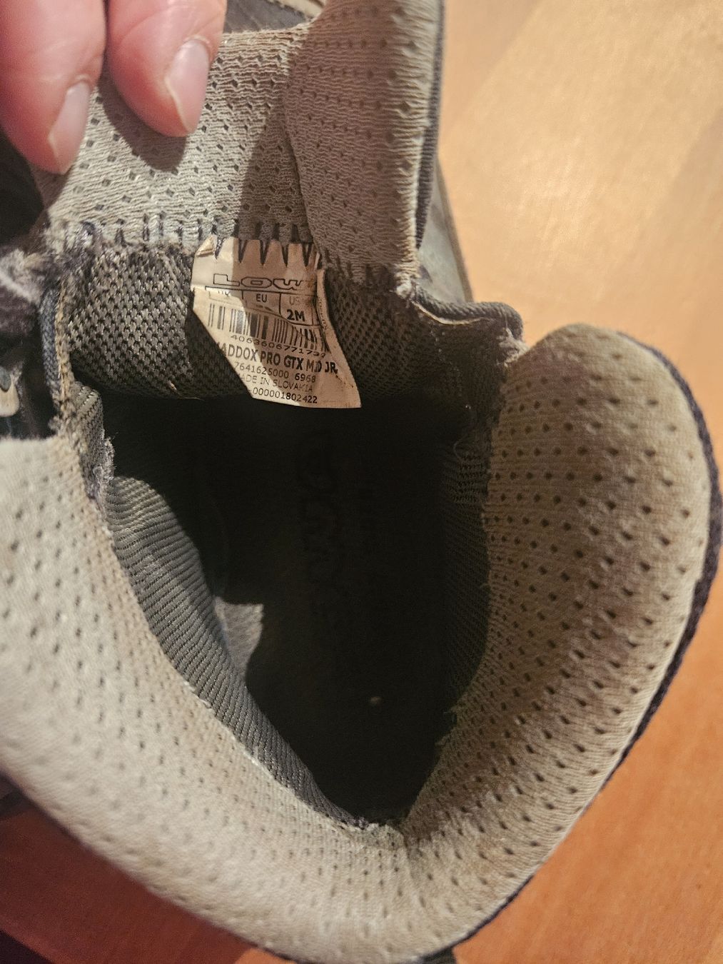 Lowa Scarpe per ragazzi: Kinder Wanderschuhe von Lowa, Grösse 33 – Usato da Spiez venduto da ann_y7bb 4