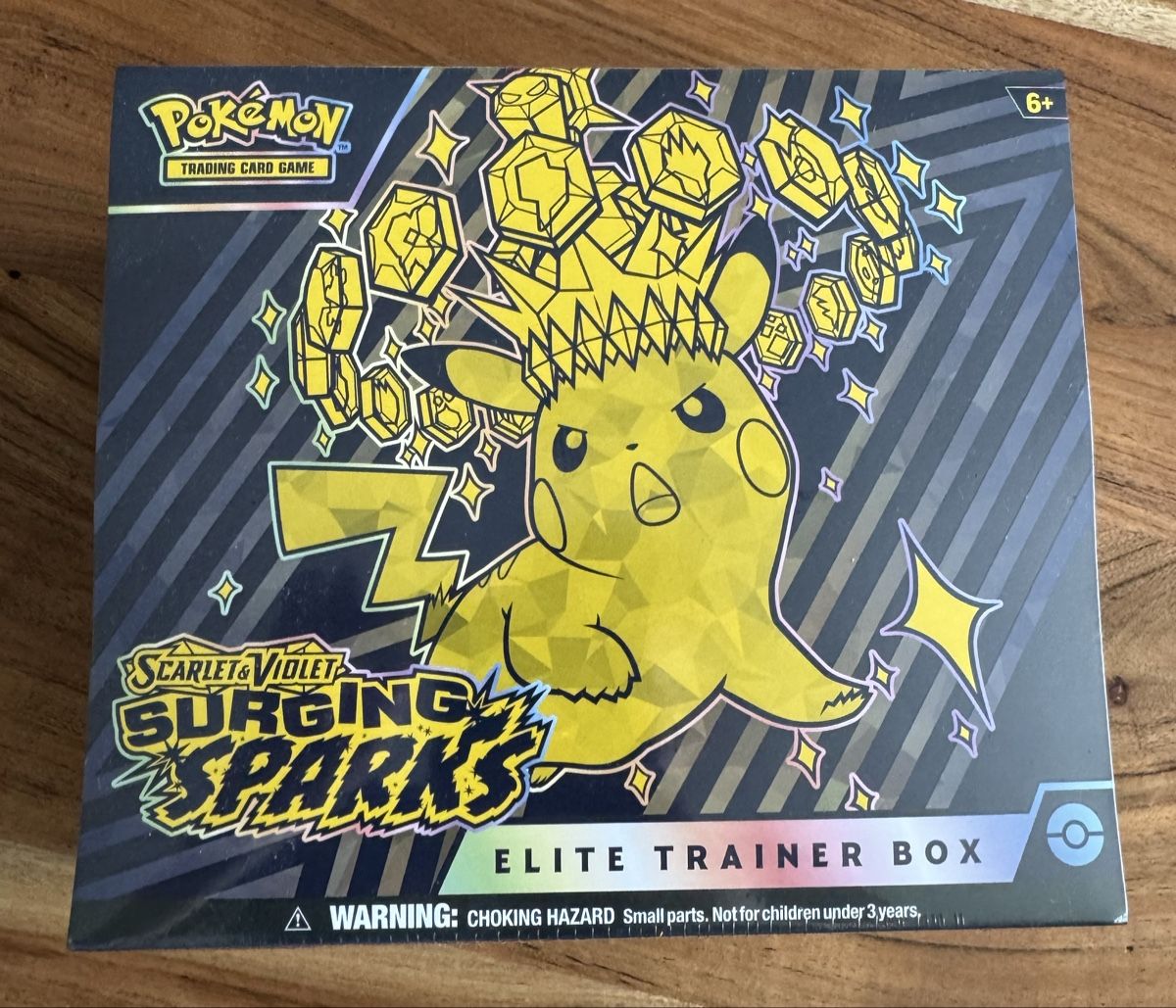 Pokémon Carte collezionabili: Pokémon Surging Sparks Elite Trainerbox – Nuovo e nell'imballaggio originale da Bassersdorf venduto da PokeDude
