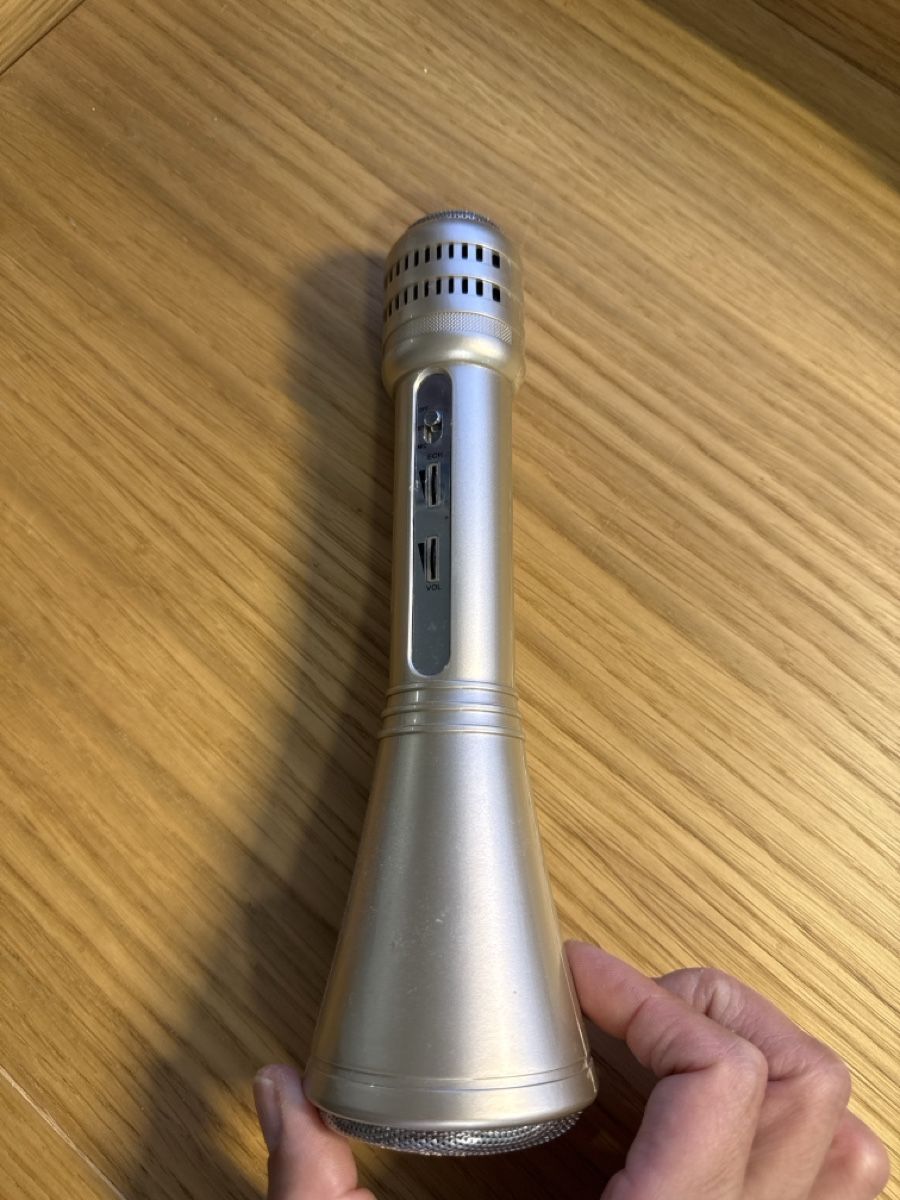 Microfoni: Karaoke mikrofon  – Usato da Genève venduto da hai_2rp8