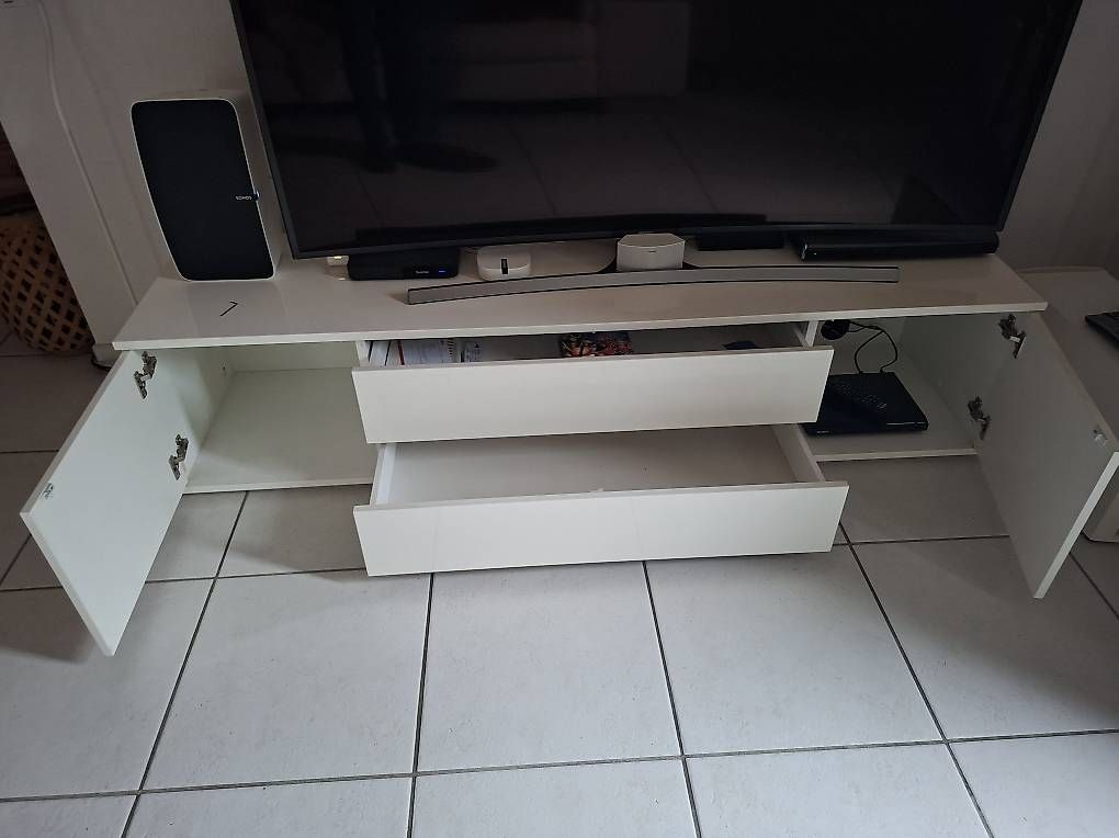 Pfister Mobili TV: Fernsehmöbel – Usato da Benken SG venduto da samba12 2