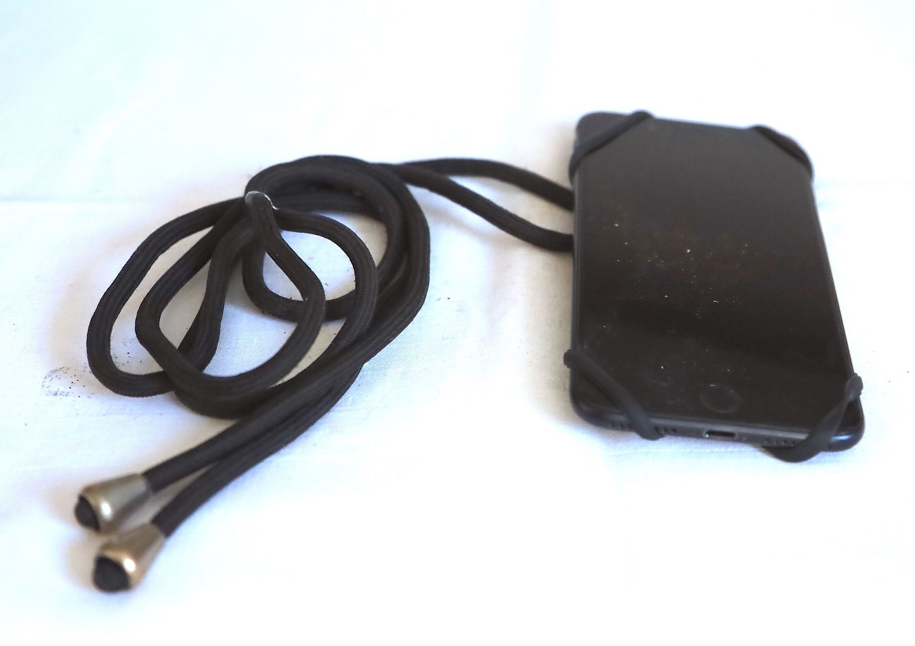 Samsung Telefoni cellulari / Smartphones: NATEL ODER I-PHON SILIKON HANDYKETTE INFINITY BLACK – Usato da Ipsach venduto da Merlux 3