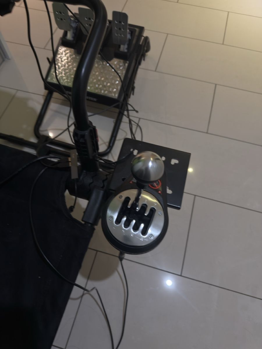 Thrustmaster Controller: Thrustmaster t818 mit T-LCM TH8A und Next Level Racing Sitz – Usato da windisch venduto da Wishin 3