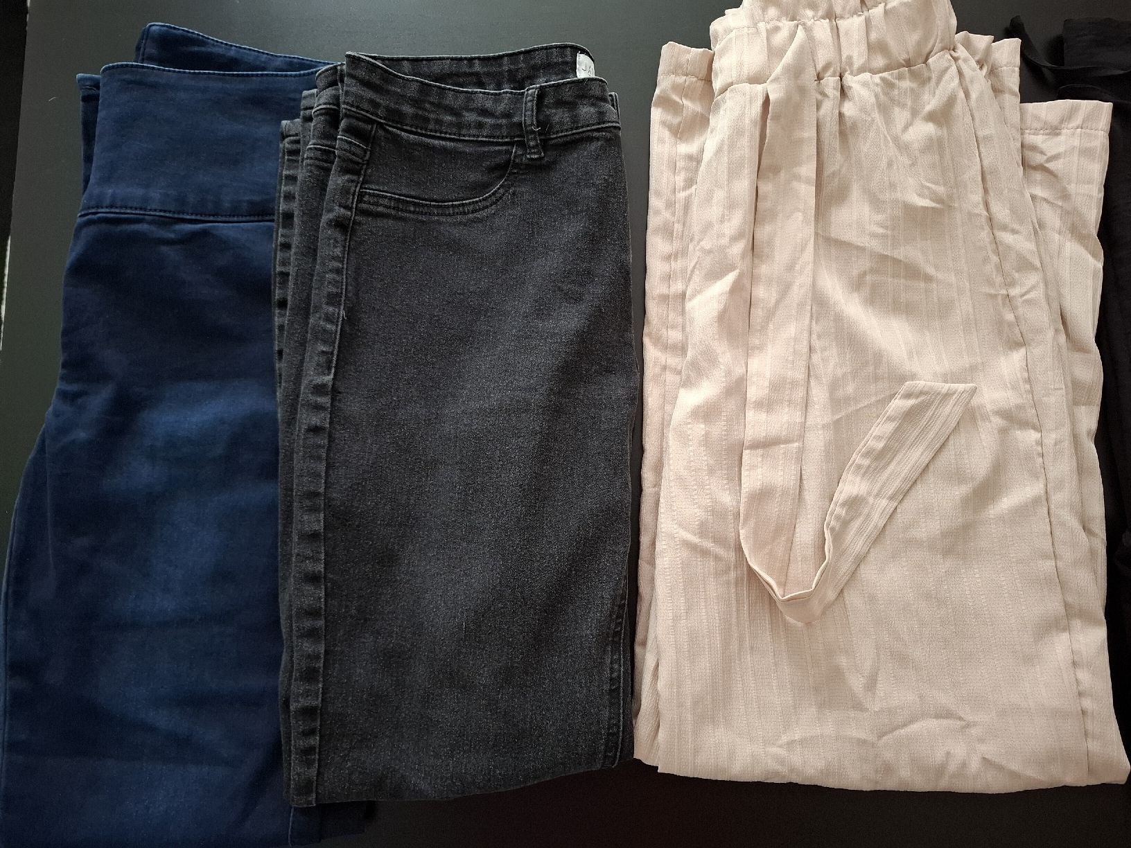 Lotti di vestiti: 5 x Damenhosen / Grösse 42 + L – Usato da Dällikon venduto da Shishio 1