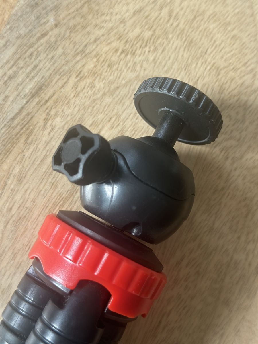 Treppiedi & Teste: Mini Stativ mit Kugelkopf schwarz rot – Usato da Thalwil venduto da joh_krt6 4
