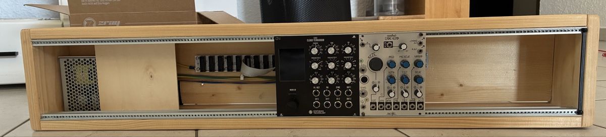 Altri accessori: Eurorack case 168hp – Nuovo (secondo la descrizione) da Assens venduto da ZenSun
