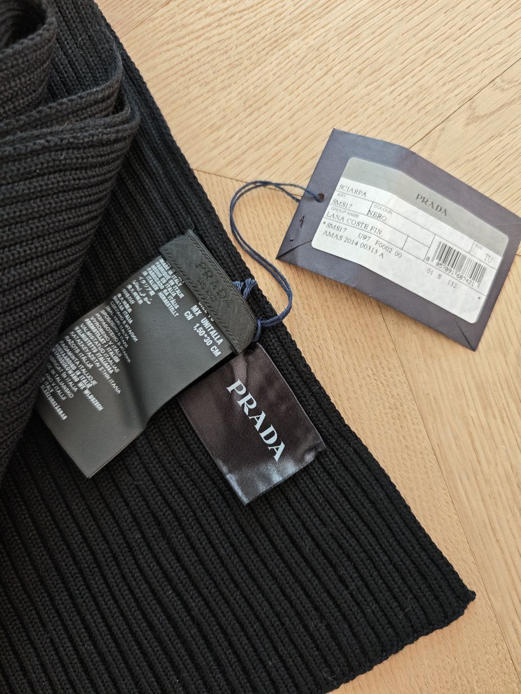Prada Foulard & Sciarpe: PRADA Wollschal NEU – Nuovo e nell'imballaggio originale da Erlenbach ZH venduto da nlh 1