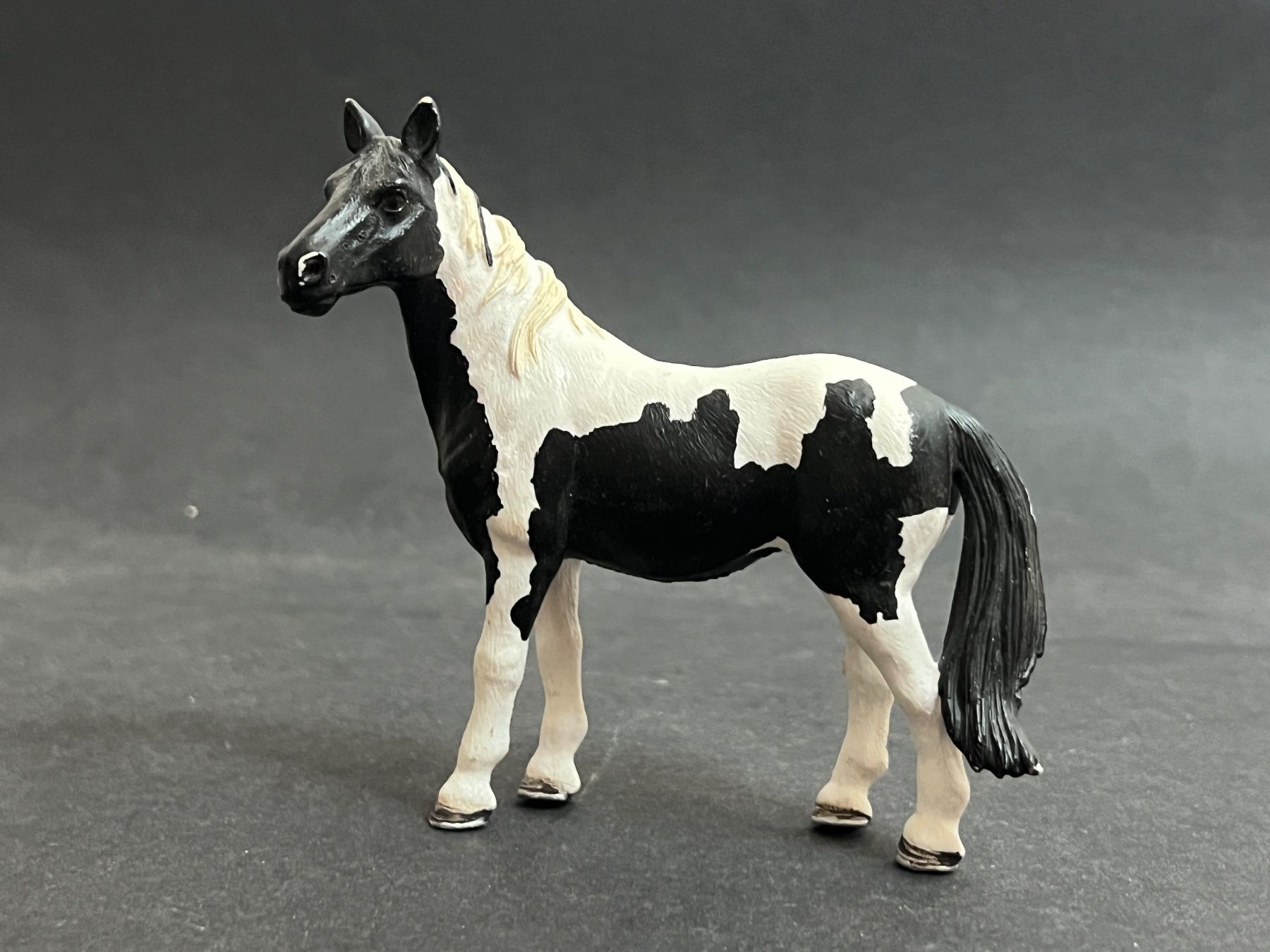 Schleich Statuette: Schleich 13795 Pinto Stute Pferd – Usato da Ennetbaden venduto da mapa05 2