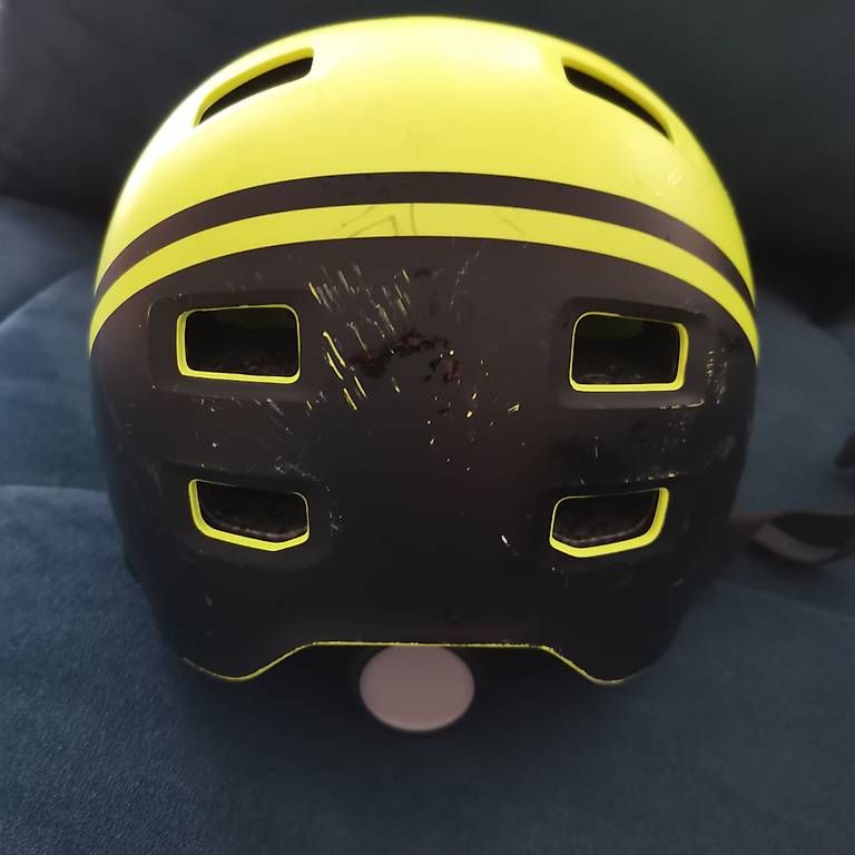Caschi: Helm Velo /Skateboard 52-55cm – Usato da Bronschhofen venduto da Katrusja 2