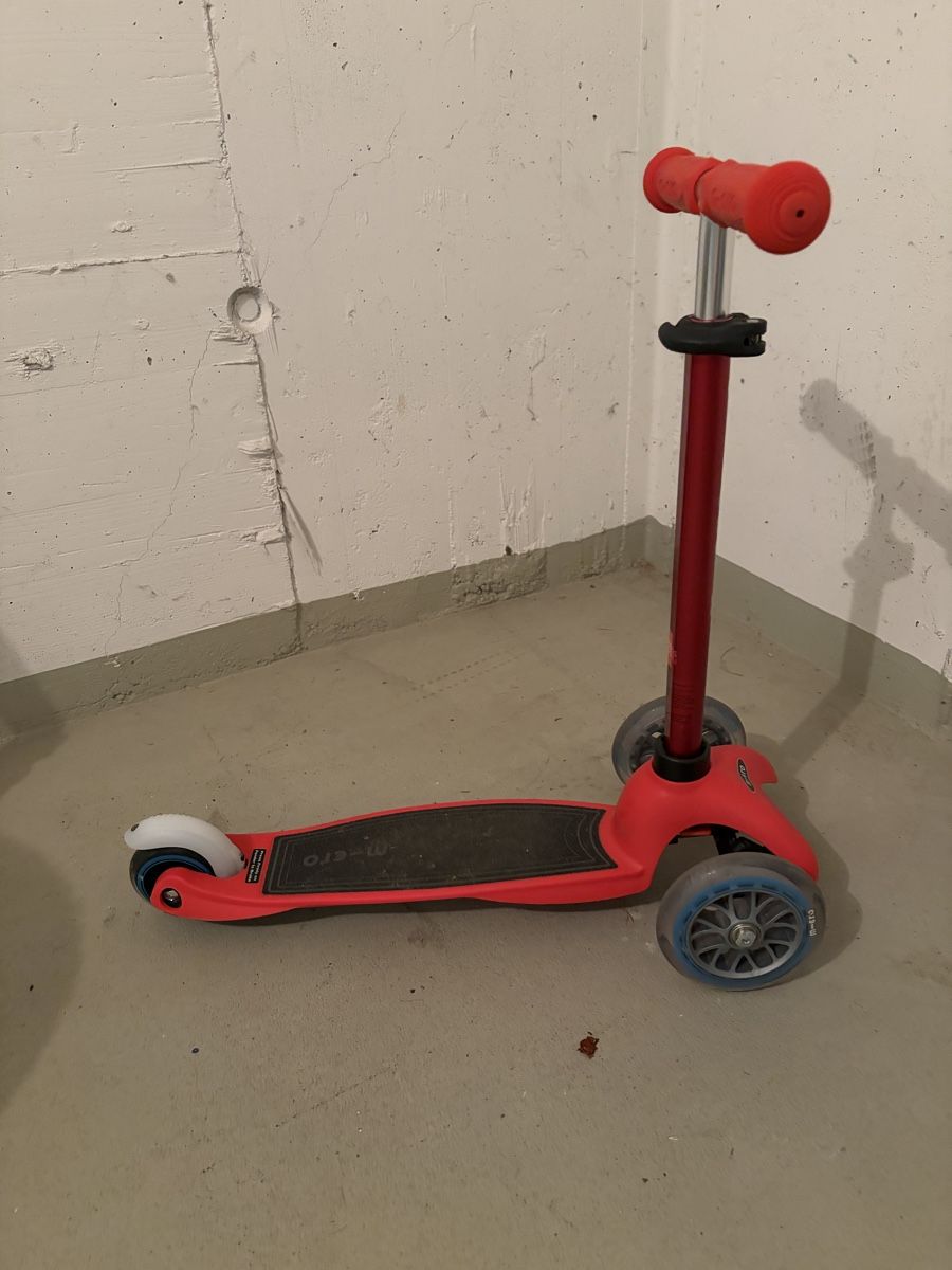 Micro Kickboard: Micro Trotti in gutem Zustand – D'occasion à Root par Melanie067 1