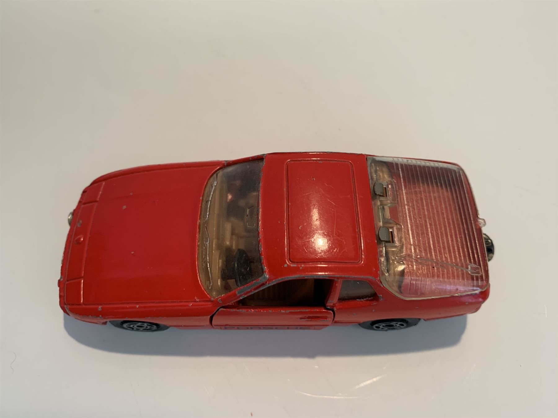Porsche Modellautos: Porsche 924 1:36 Corgi GB rot – Gebraucht aus Stäfa von thebrand 1