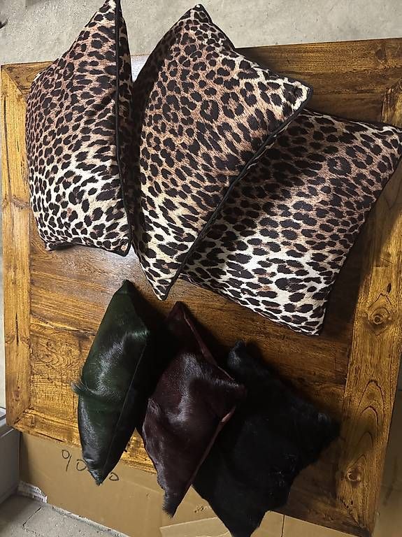Cuscini: superbes coussins en véritable peau de springbok, – Usato da Versoix venduto da Tamaze47 1