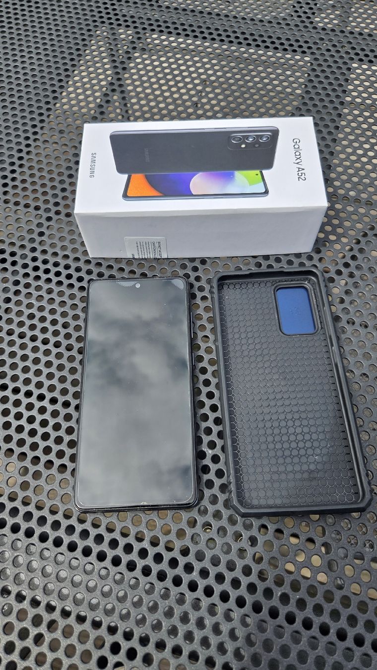 Samsung Telefoni cellulari / Smartphones: Samsung galaxy A52 – Usato da Guntalingen venduto da Tsch0