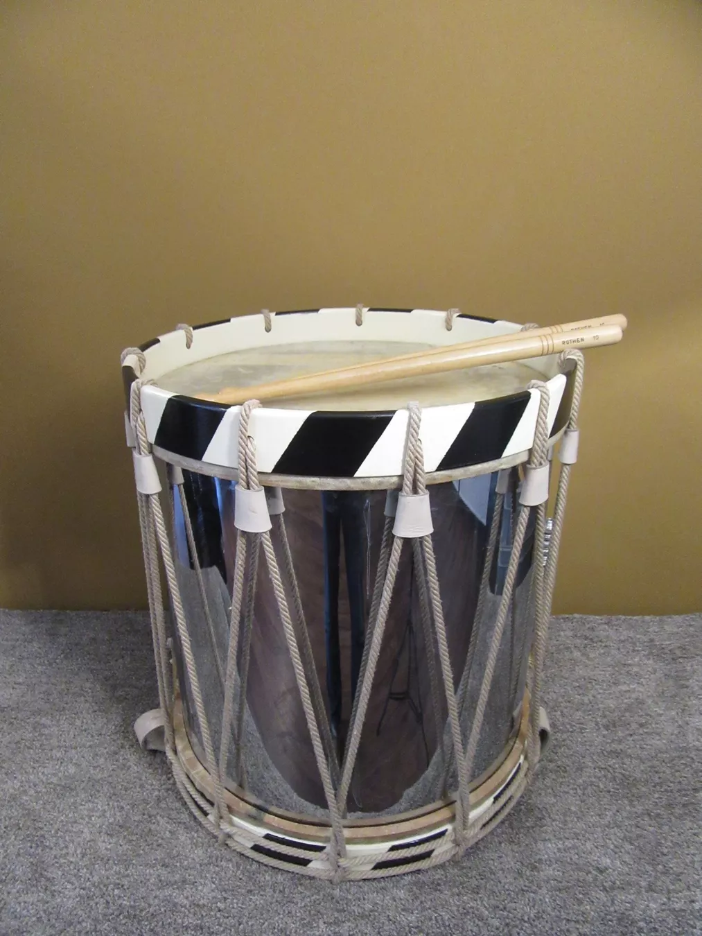 Strumenti musicali: Basler Trommel – Usato da Olten venduto da handpanschweiz