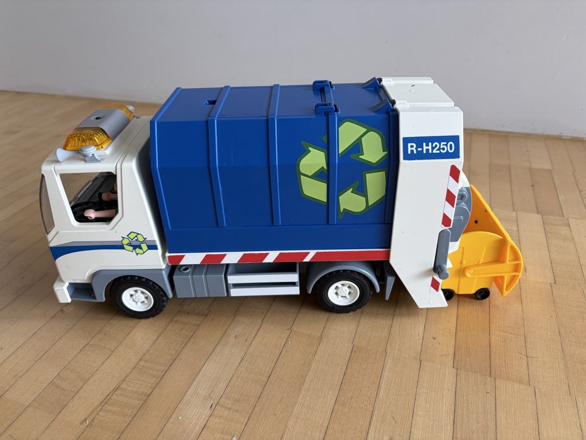 Playmobil Giocattoli: Playmobil Müllwagen 4129 mit Figur  – Usato da Niederrohrdorf venduto da horst6789 1