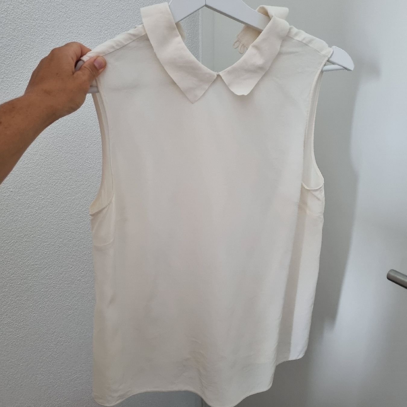Top: Top Armani – Nuovo (secondo la descrizione) da Aettenschwil venduto da jepe24