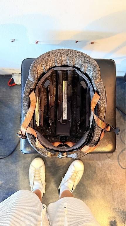 Caschi: Mart4q Helm mit rück Licht Rot LED – Usato da Unterseen venduto da beE-Scooter 3