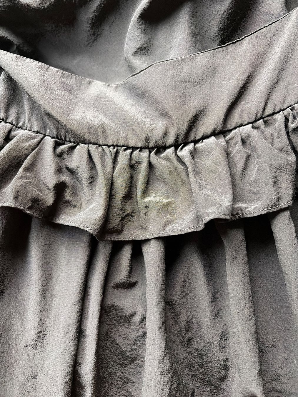Sandro Tops: Sandro Seiden Top schwarz – Gebraucht aus Luzern von Chiara.9 5