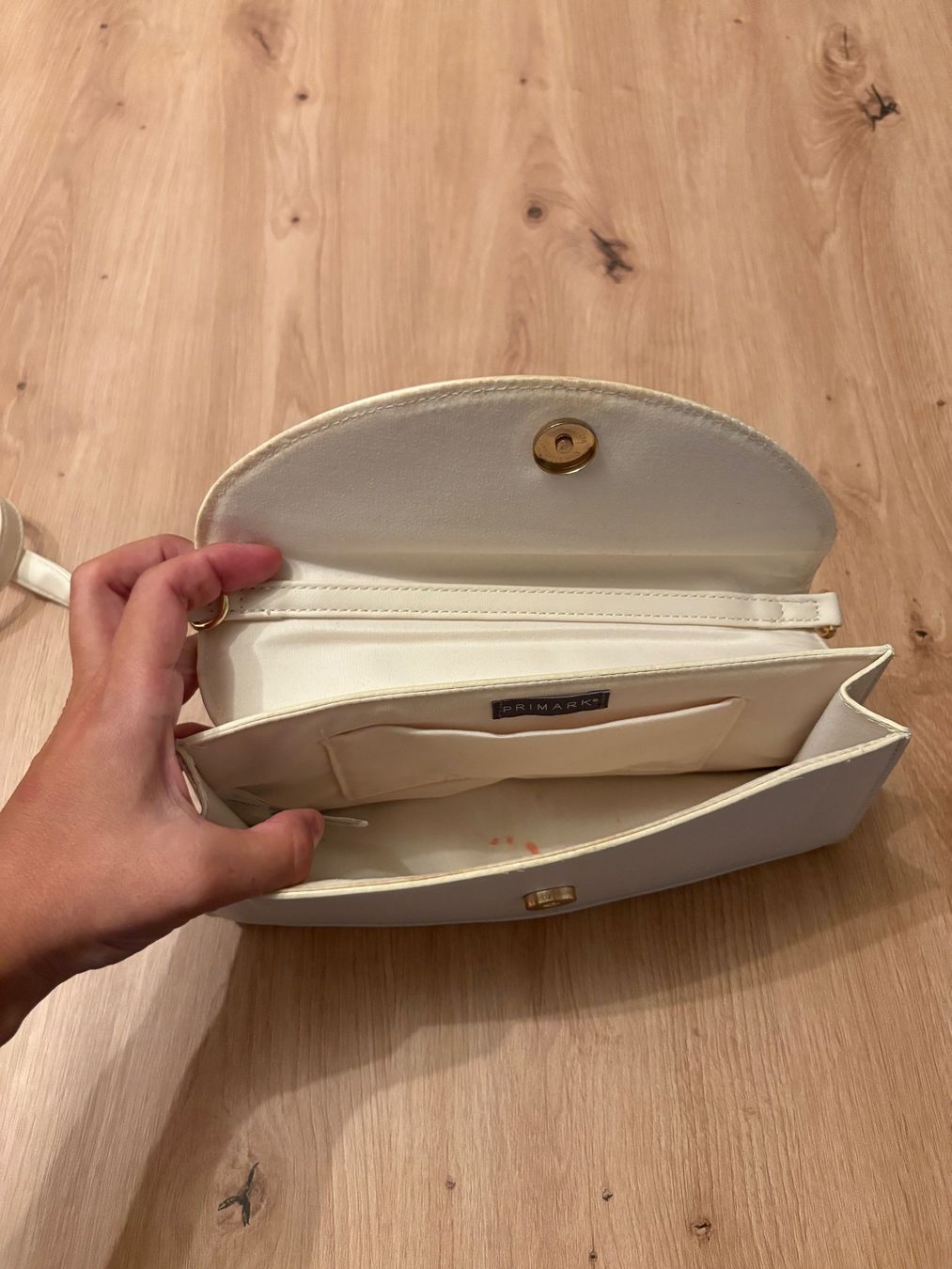 Taschen für Damen: Handtasche weiss mit Schulterriemen – Gebraucht aus Kloten von swarovski16 5