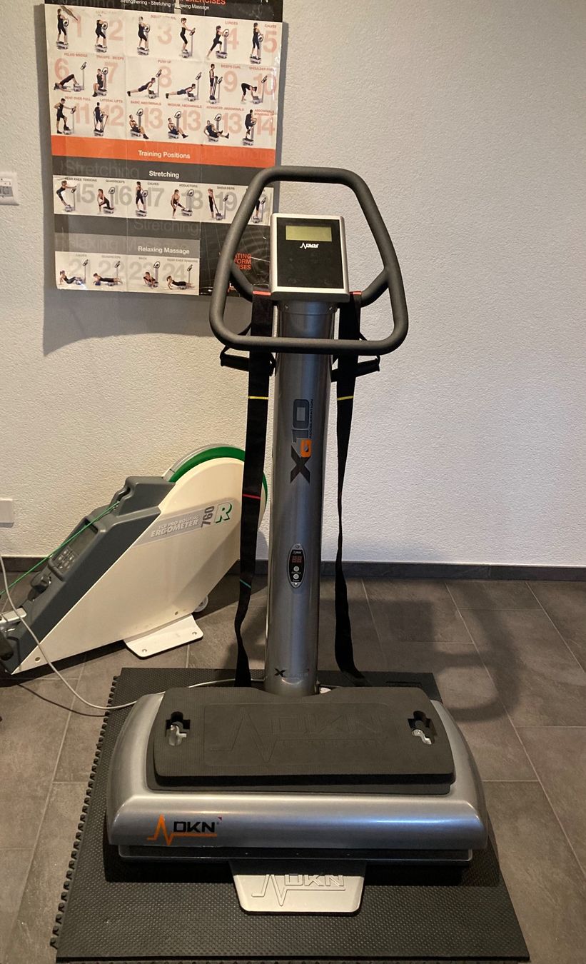 Hometrainer: Fitness-/Vibrationsplatte DKN  XG10 – Usato da Breitenbach venduto da PhStra