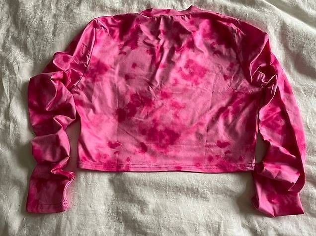 Top: Langarm-Croptop Gr. L Batik-Look – Usato da St.Gallen venduto da NOVEMBER01 1
