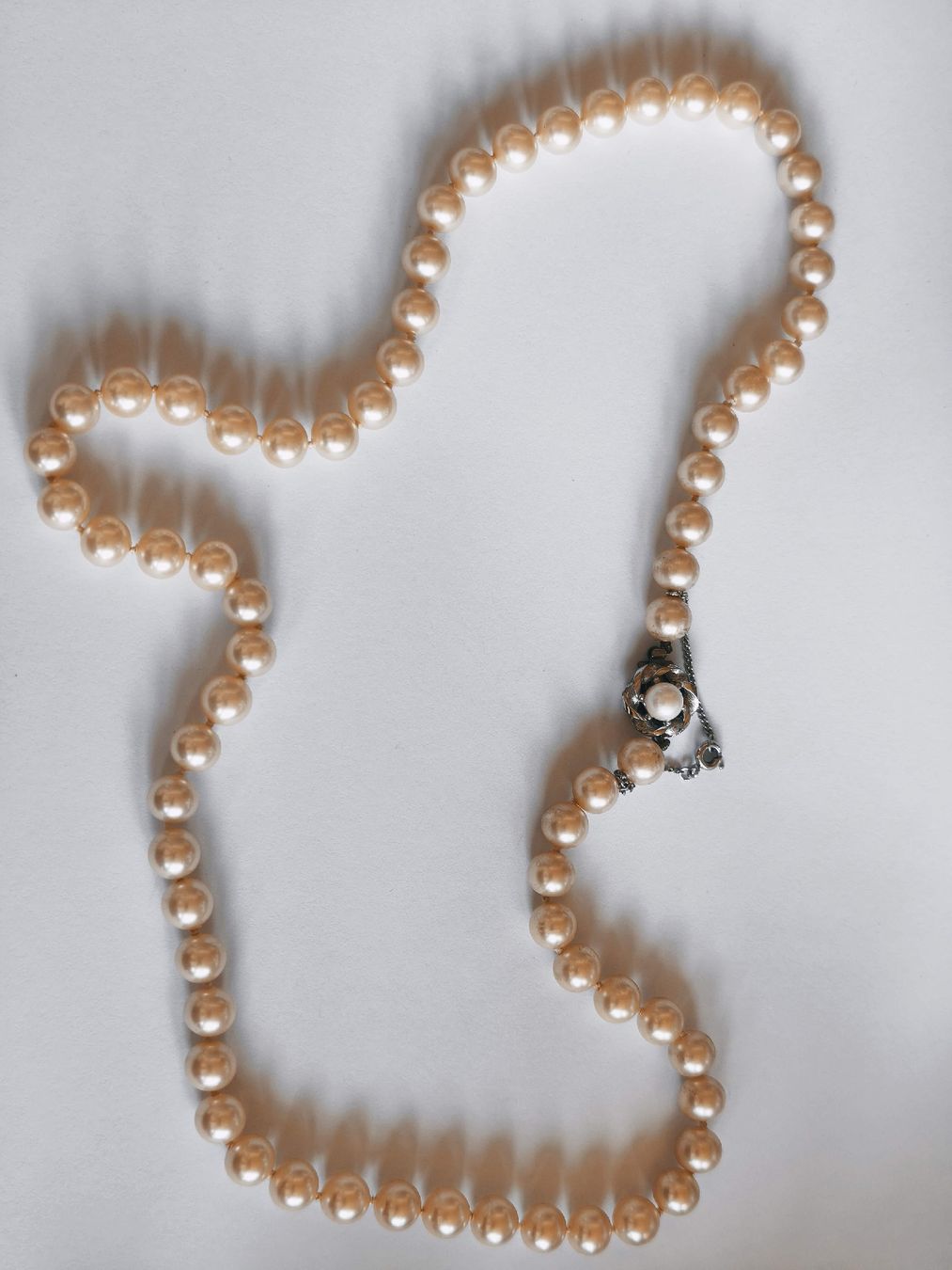 Catenine: Faux Perlenkette hellrosa mit Schmuckverschluss 60 cm lang – Usato da St. Gallen venduto da GIULESGG 3