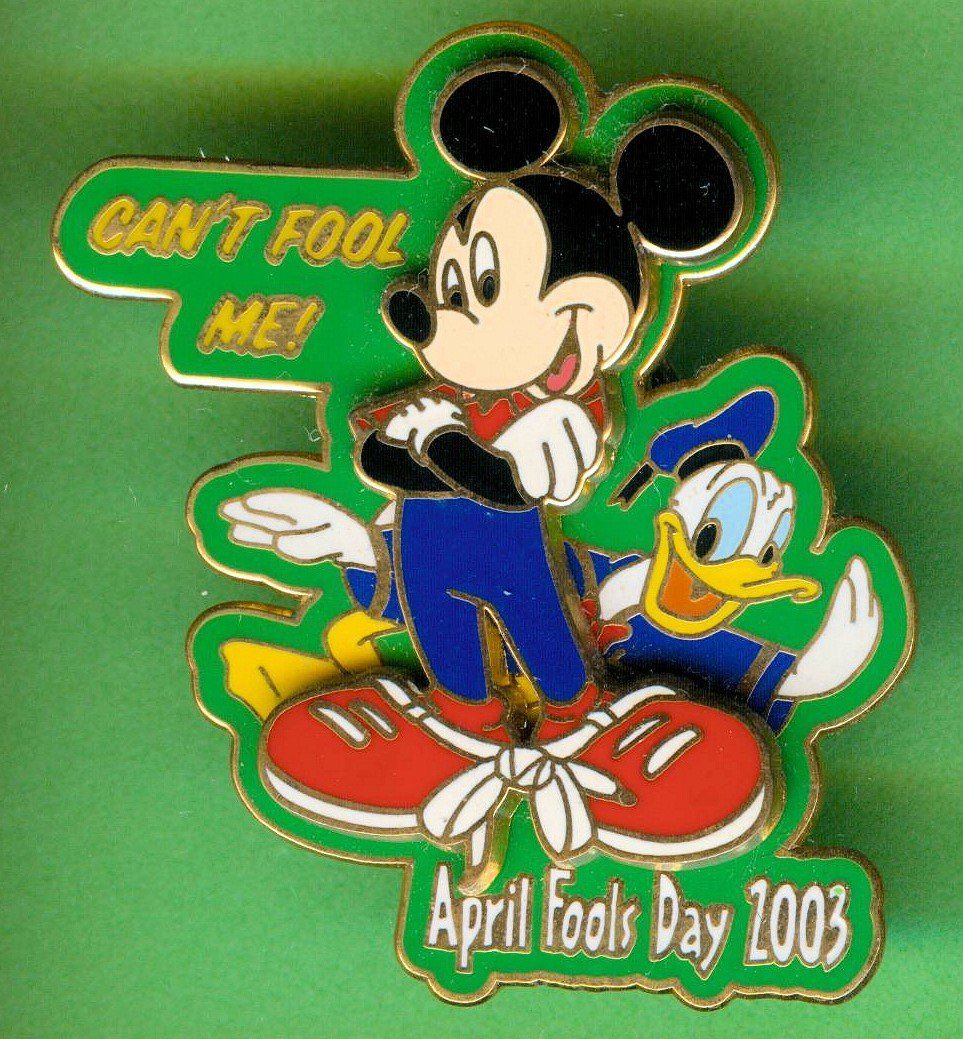 Disney Placchette & Badge: Disney   DONALD & MICKEY  1.April  2003 – Usato da Winterthur venduto da Sammleroase