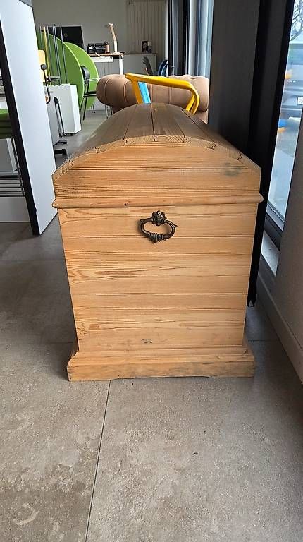 Truhen: Coffre en bois – Gebraucht aus Cressier NE von jhm_v2w9 2
