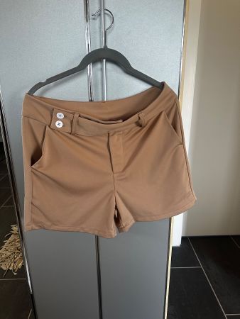 Edle & weiche Shorts in beige, Gr.S