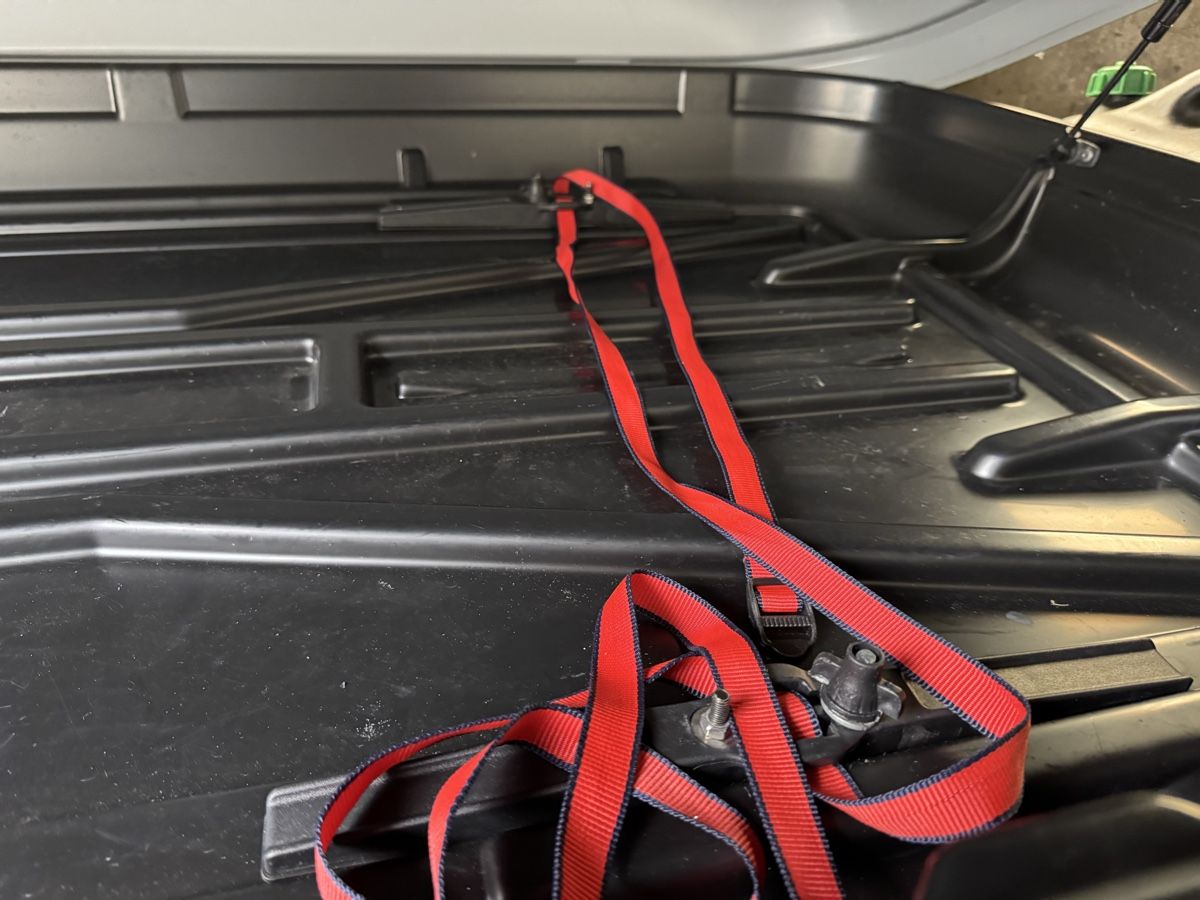 Gamaparts Dachboxen: Dachbox Gamaparts inkl. Menabo Träger – Gebraucht aus Gampel von Gismo038 5
