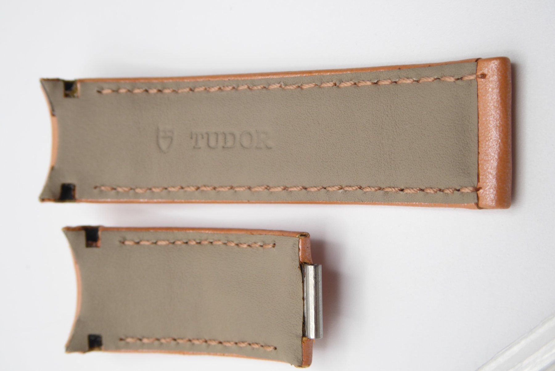 Bracciali & Braccialetti: Tudor Prince date rose leather strap 20mm – Nuovo e nell'imballaggio originale da Geneve venduto da adr_xk6n 4