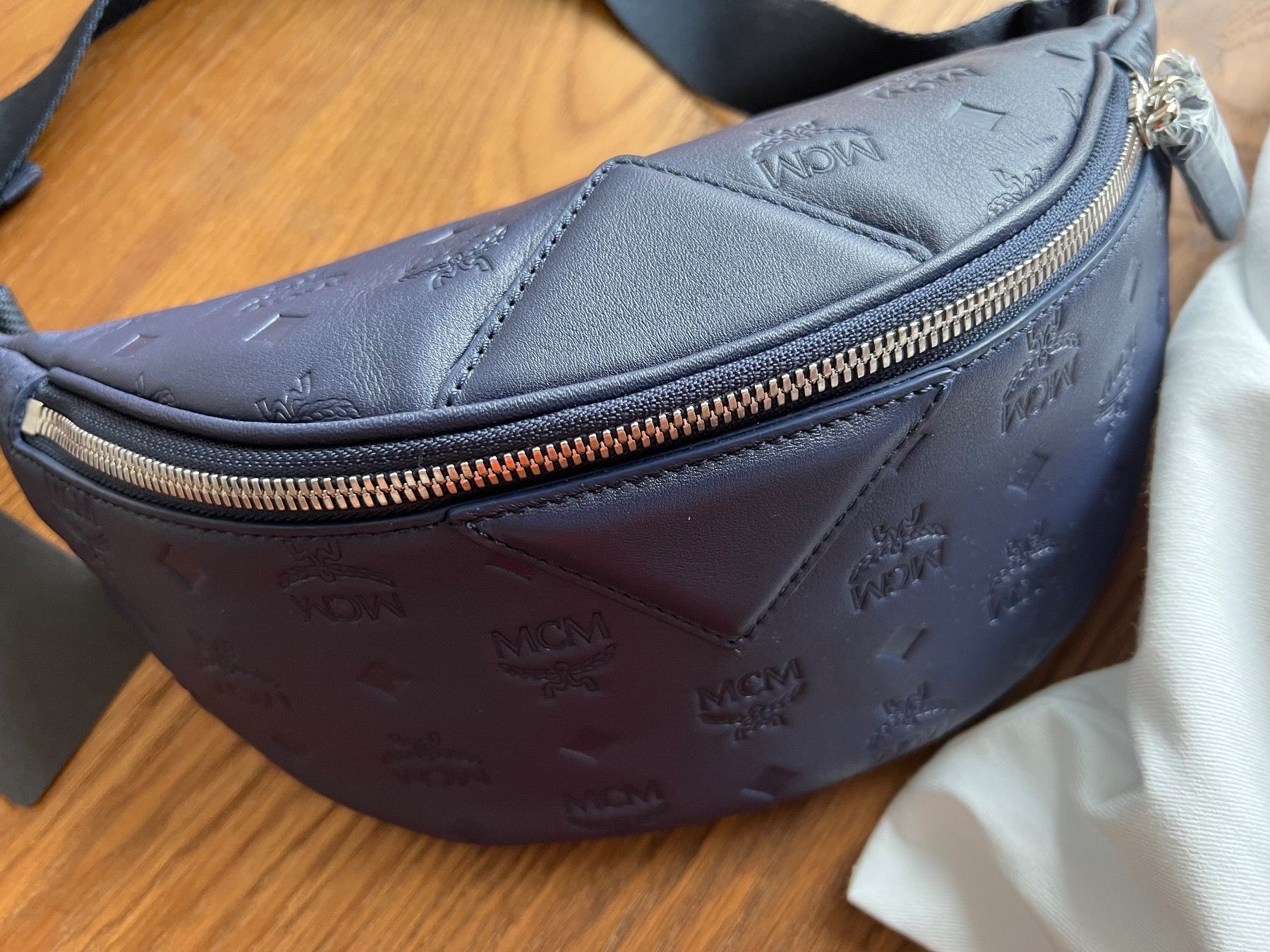 Mcm Borse: MCM Limitierte wunderschöne Bauchtasche 2020 NEU + Original – Nuovo e nell'imballaggio originale da Galgenen venduto da rub_f6kh 1