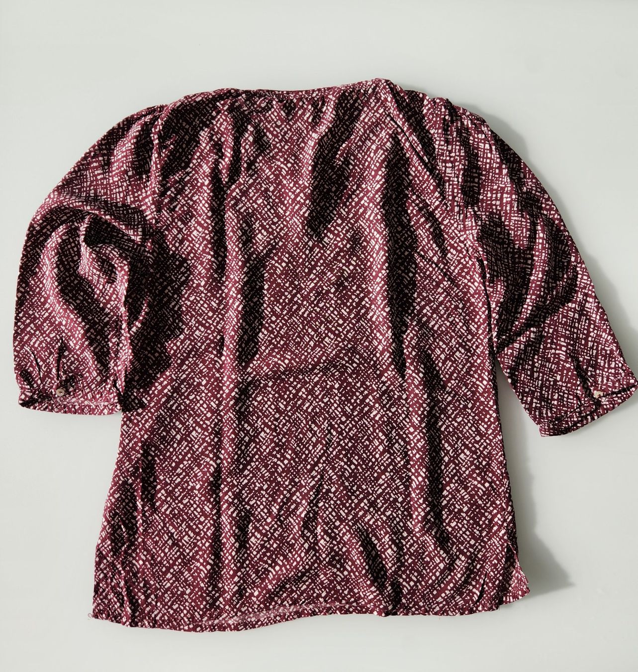 Top: Haut Camaïeu motif abstrait, taille S – Nuovo (secondo la descrizione) da Neuchâtel venduto da Virg30 1