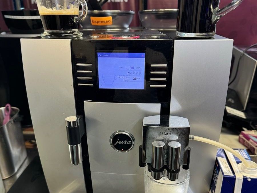 Jura Giga 5 Kaffeevollautomat Occasion Frisch Revidiert Acheter sur Ricardo