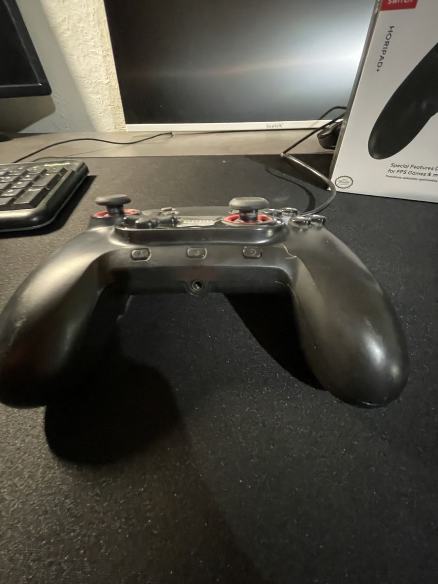 Controller: HORI HORIPAD+ Controller für Nintendo Switch – Nuovo (secondo la descrizione) da Basel venduto da Erna3 3