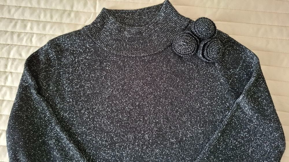 Maglioni & Felpe: Glitzer Pullover mit Stehkragen, Grösse S, neuwertig – Nuovo (secondo la descrizione) da Emmen venduto da Tigerlady 1