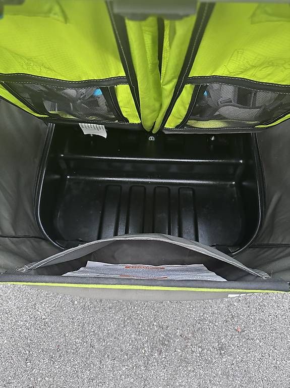 Rimorchi: Thule Chariot Cab 2 Kinderanhänger – Usato da Luzern venduto da Hbb34 4
