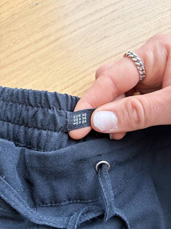 Pantaloni: schwarze Hose – Usato da Glarus venduto da mgi0811 2